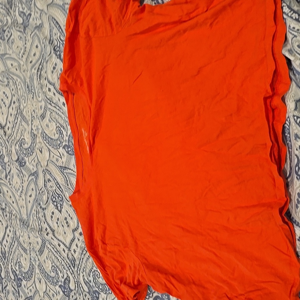 ❤️10/$13 new coral t-shirt Nwot